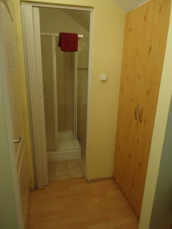 Czermann Panzio Es Etterem Hotel Oroszlány Стая снимка