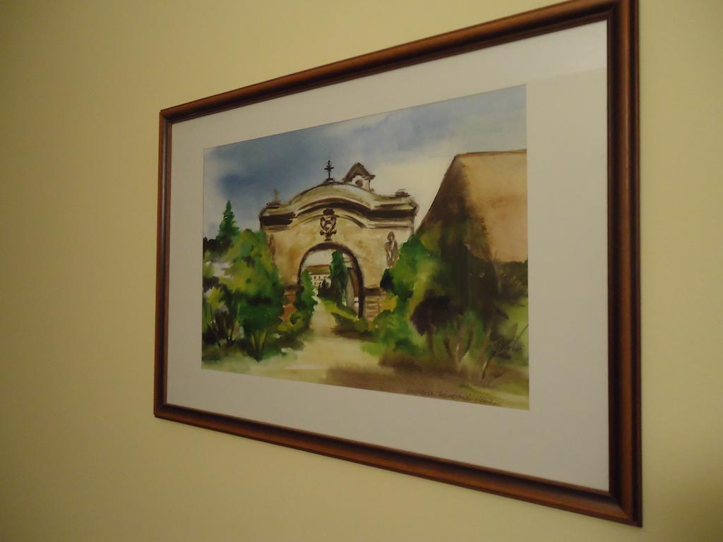 Czermann Panzio Es Etterem Hotel Oroszlány Екстериор снимка